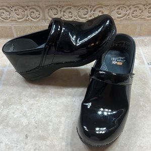 Dansko Women's XP 2.0 Clogs